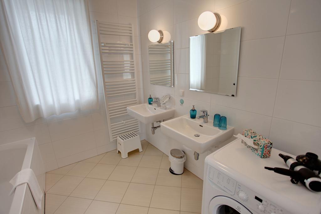 Gasser Apartments - Apartments Karlskirche Виена Стая снимка